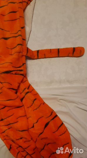 Новогодние костюмы: тигра, единорога