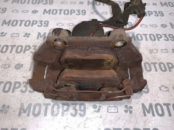 Суппорт передний левый Volkswagen Passat B5.5