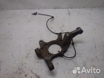 Кулак передний левый