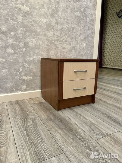 Тумбочка выс. 42 см глубин-42см шир-40см