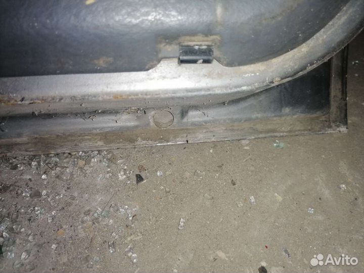 Дверь задняя правая seat toledo 1