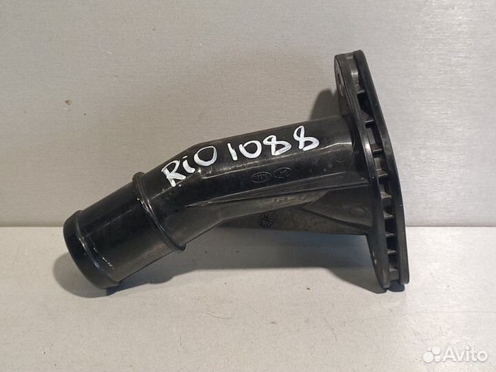 Фланец системы охлаждения Kia Rio седан G4FC 2016