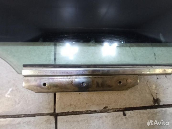 Стекло двери задней правой Toyota Auris E150 (2006