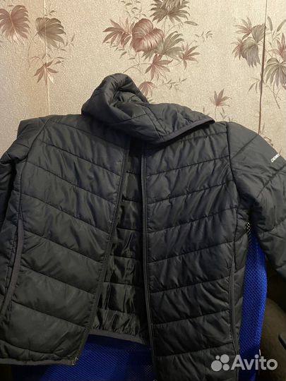 Курточка в отличном состоянии demix