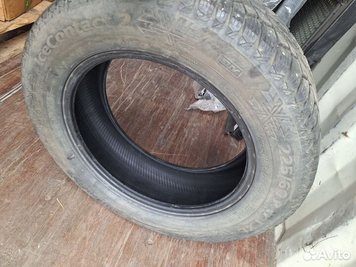 Continental IceContact 2 SUV 225/60 R17