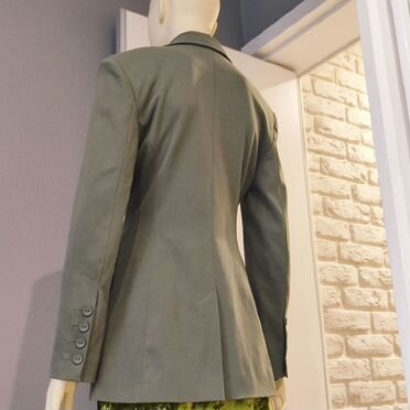 Блейзер приталенный 44 Золотой песок