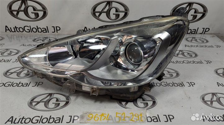 Фара левая Toyota Aqua