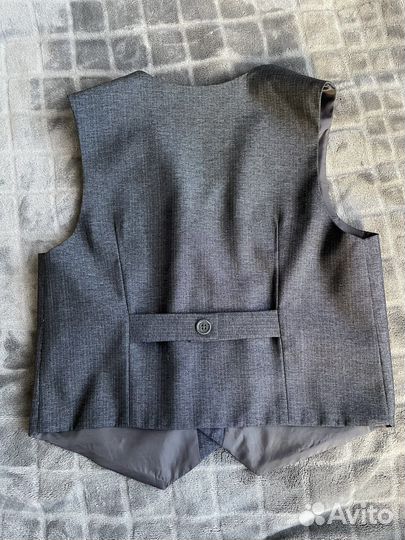 Жилетка для мальчика 128 новая