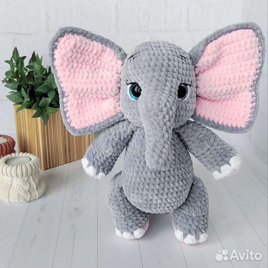 Вязаный слоник