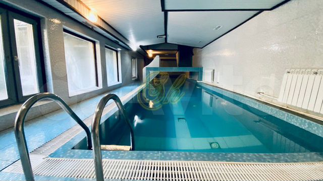 Дом 600 м² на участке 7 сот.