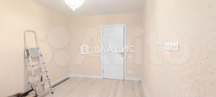 2-к. квартира, 54 м², 1/3 эт.