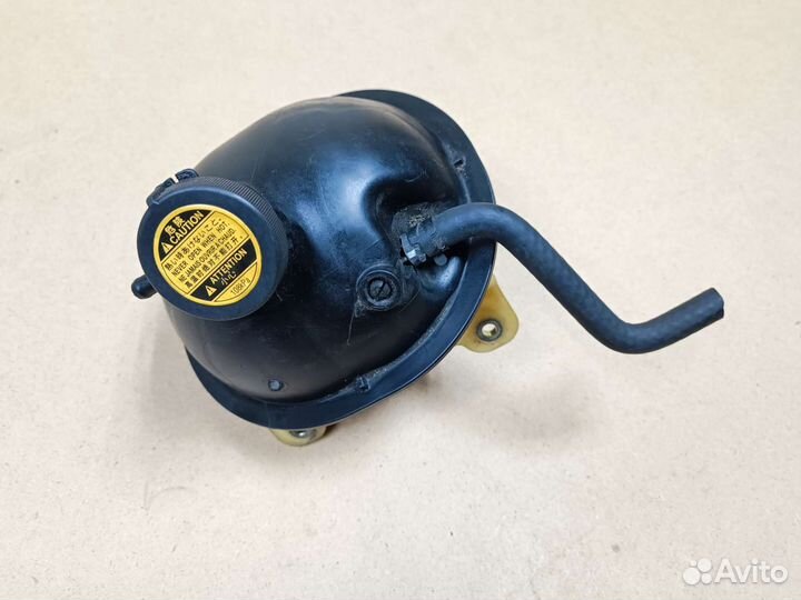 Расширительный бачок Toyota Corolla e120 Оригинал