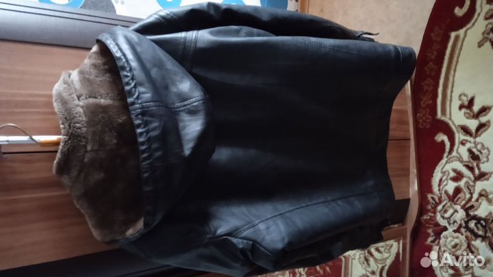 Кожаная куртка мужская с капюшоном