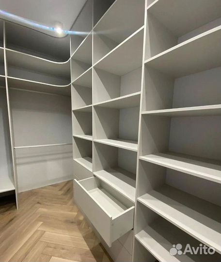 Гардеробная с зеркалом