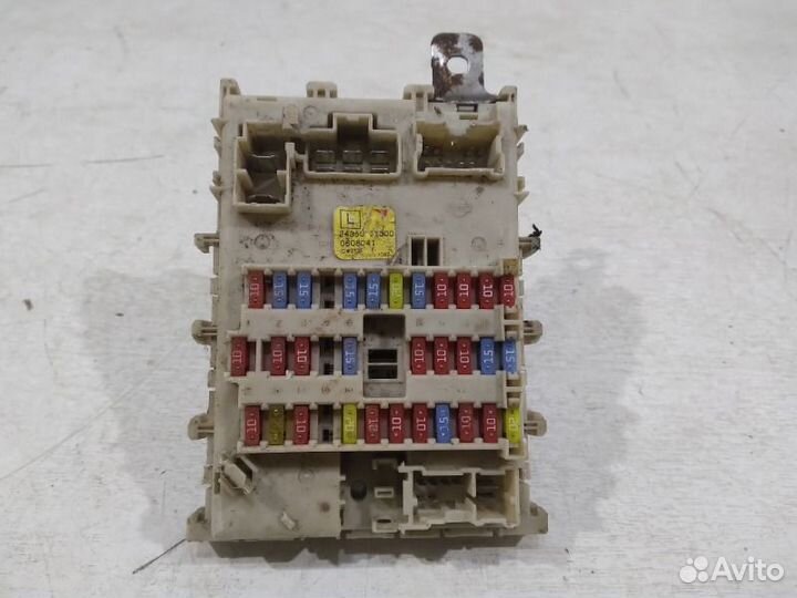 Блок предохранителей передний Nissan Maxima A33