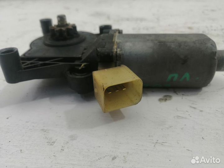 Моторчик переднего левого стеклоподъемника Mercedes W210 E