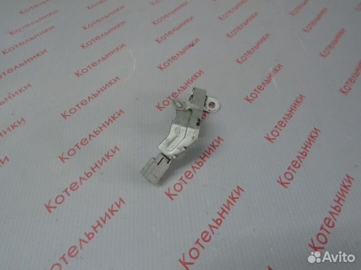 Nissan 31037-8E002 Резистор кпп