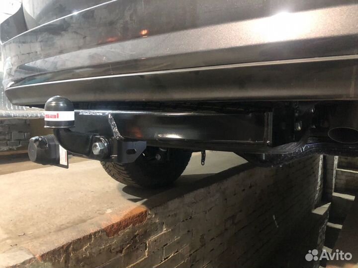 Фаркоп Тойота (Toyota) Fortuner 2015, кроме ком