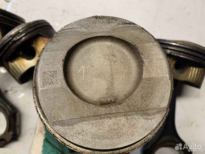 Поршень с шатуном Мерседес М276