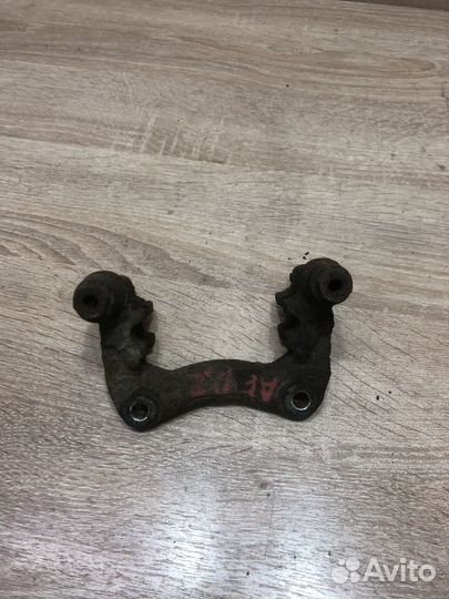 Скоба суппорта заднего Ауди А8 D2
