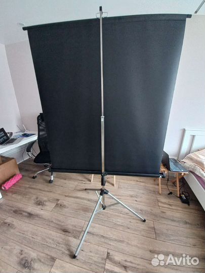 Экран для проектора на штативе
