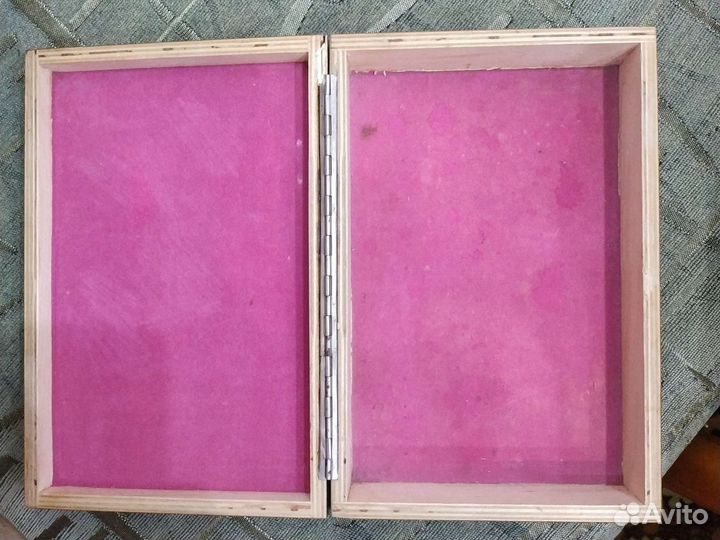 Шкатулка с чеканкой