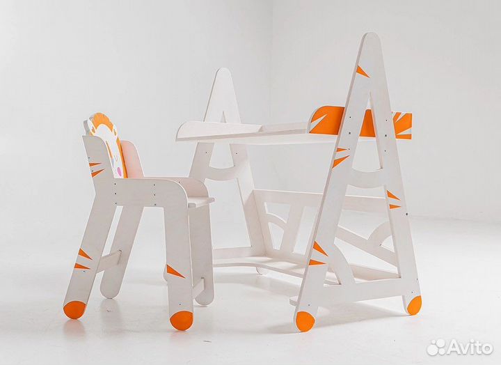 Набор из парты и стульчика для ребенка 