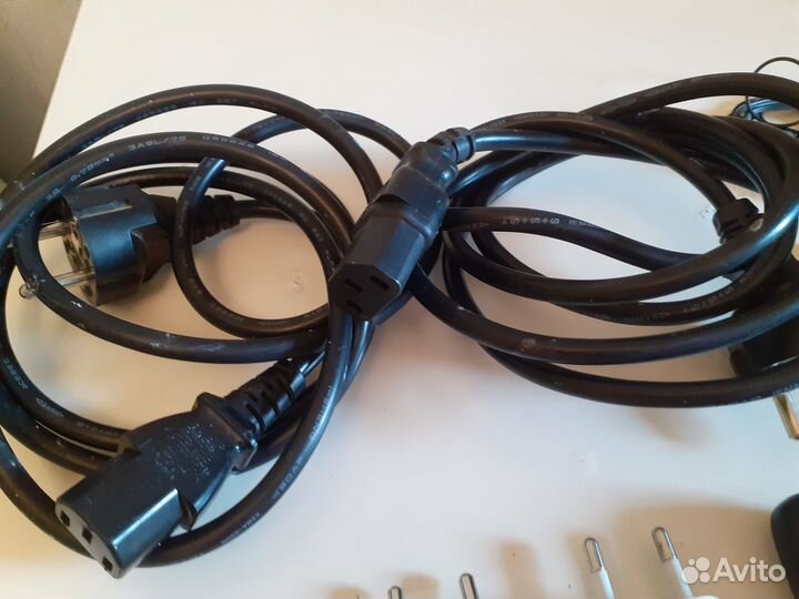 Повер банк, телефон, зарядки, наушники пакетом