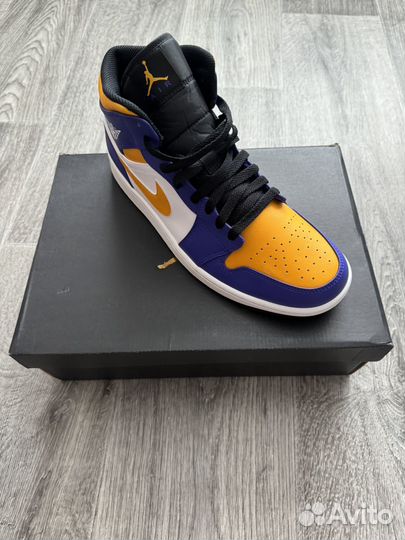 Кроссовки Nike Air Jordan 1 Mid Lakers