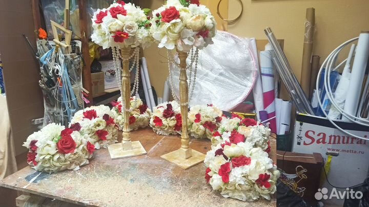 Стойка с цветами