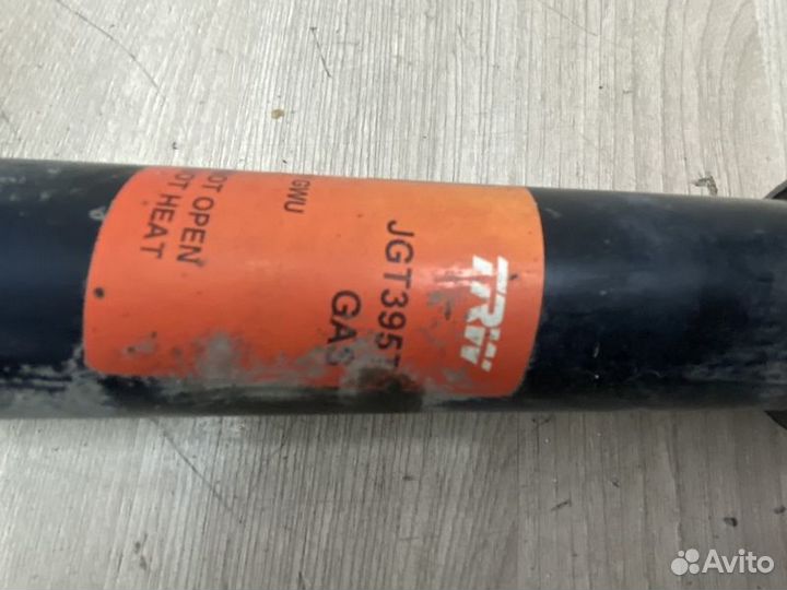 Амортизатор задний Audi A6 C5 с1997-2005г TRW JGT3