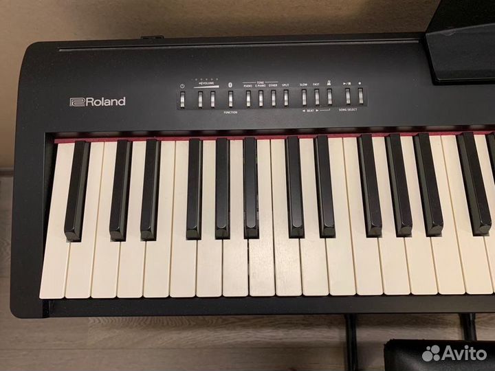 Roland FP-30 Цифровое пианино + аксессуары