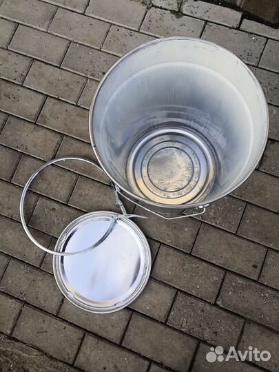 Ведро металлическое с крышкой