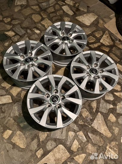 R18 Toyota Land Cruiser 200 оригинал