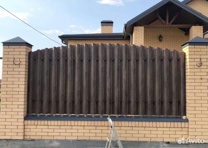 Забор из евроштакетника
