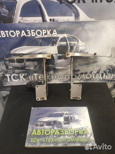 Замок капота Audi 80 B3