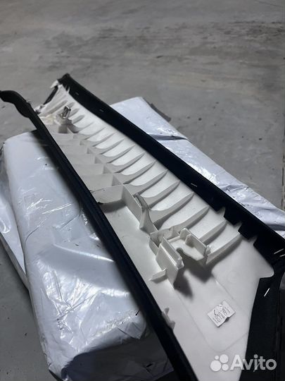 Обшивка стойки передняя левая Dodge Challendger