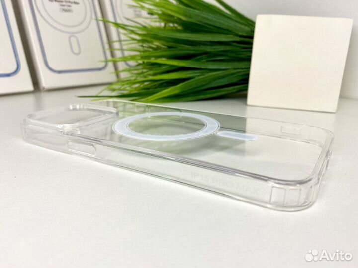 Чехол на iPhone 15 