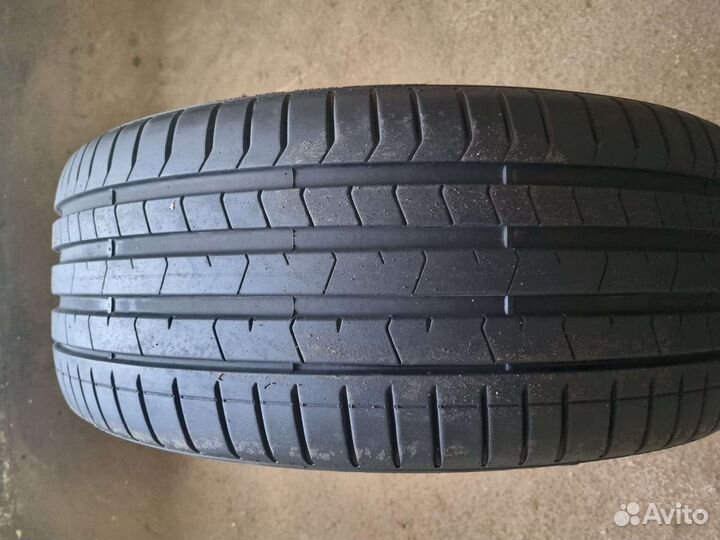 Pirelli P Zero PZ4 245/40 R20