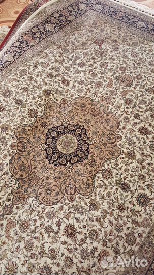 Меняю турецкие ковры шелковые ручной работы