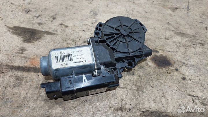 Моторчик стеклоподъемника передний правый Optima 3