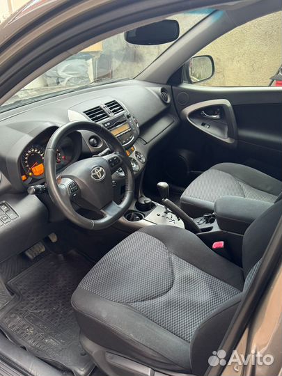Toyota RAV4 2.0 CVT, 2011, 220 500 км