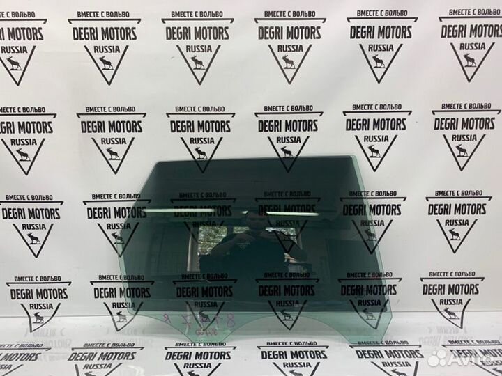 Стекло задней двери правое Volvo V50 (2004-2012)