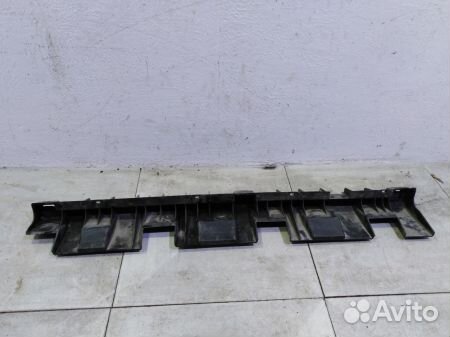 Кронштейн накладки порога