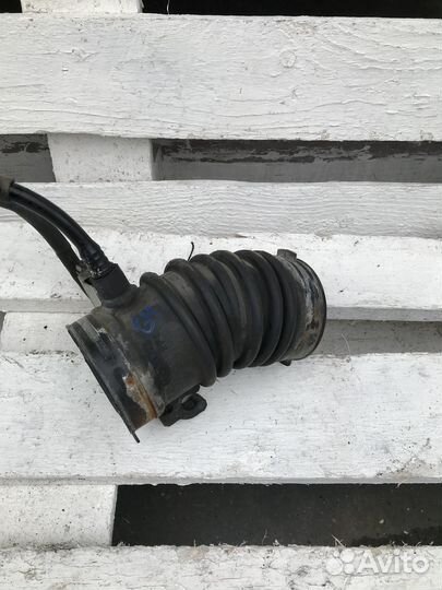 Патрубок воздуховода Mazda 6 GH