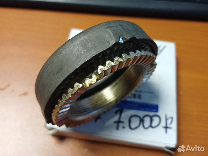 Гайка левой полуоси заднего моста Ford Transit 8