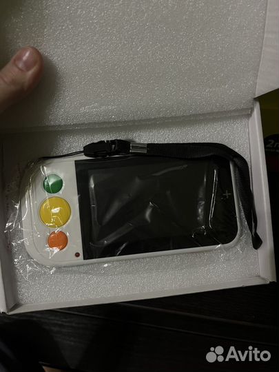 Электронный ручной видеоувеличитель UM005