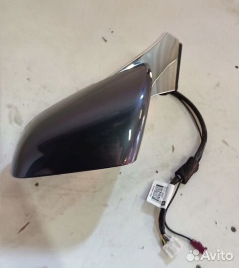 Зеркало на Tesla Model X