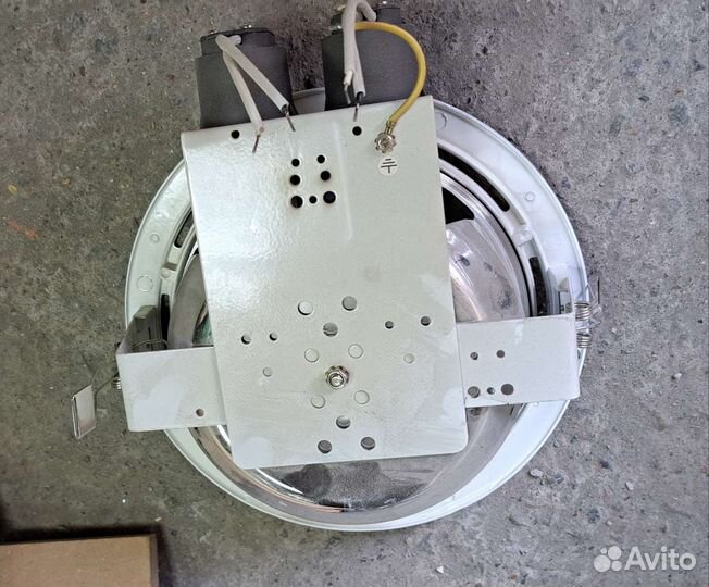 Светильник потолочный встраиваемый