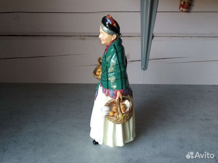 Фарфоровая статуэтка Royal Doulton